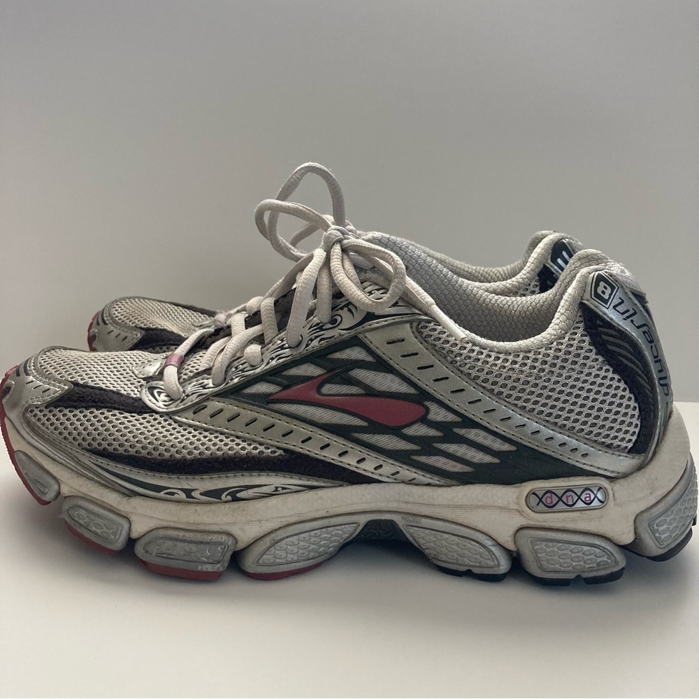 Brooks Glycerin 8 Running Women's Size 8.5 DNA Purple Grey Silver White Sneakers